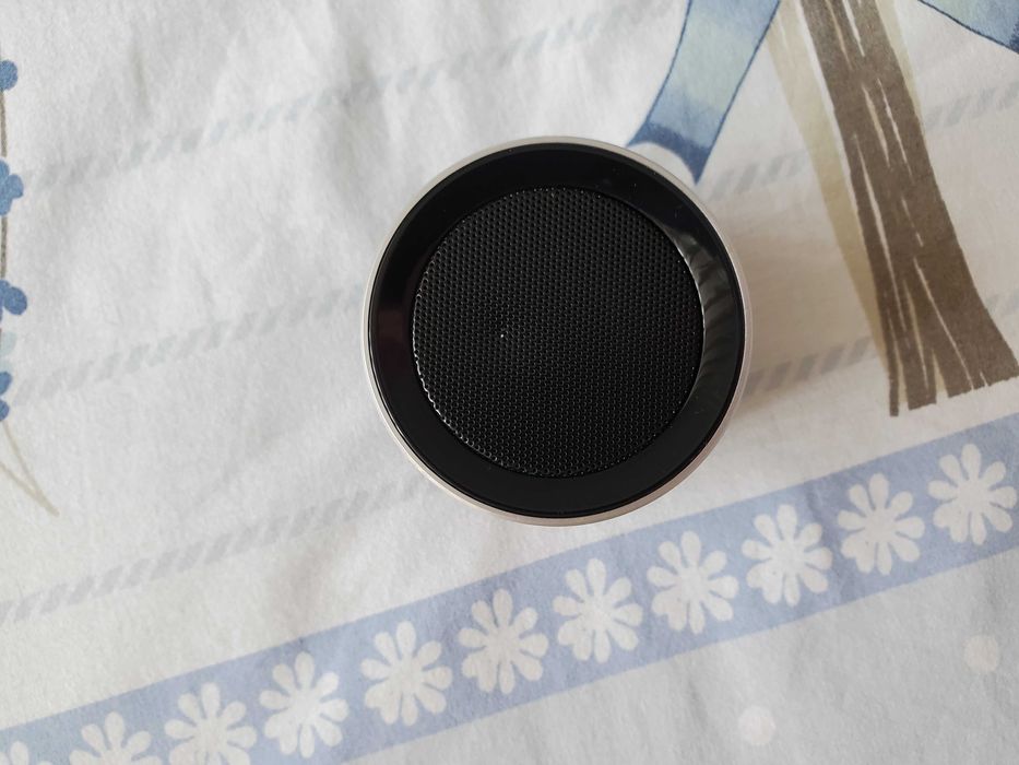 Продавам Bluetooth високоговорител RoverBeats T3 – компактен и мощен