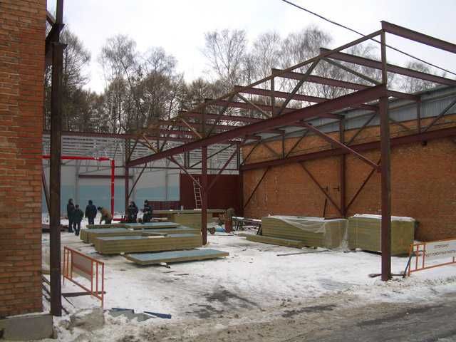 Construim Garaje Auto din structura metalica si panou sandwich izolat