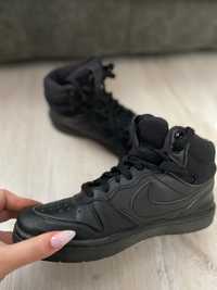 Pantofi Nike court