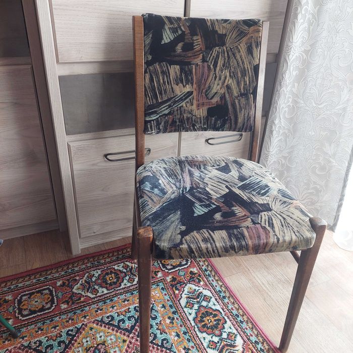 Стулья мягкие 4 шт отдам
