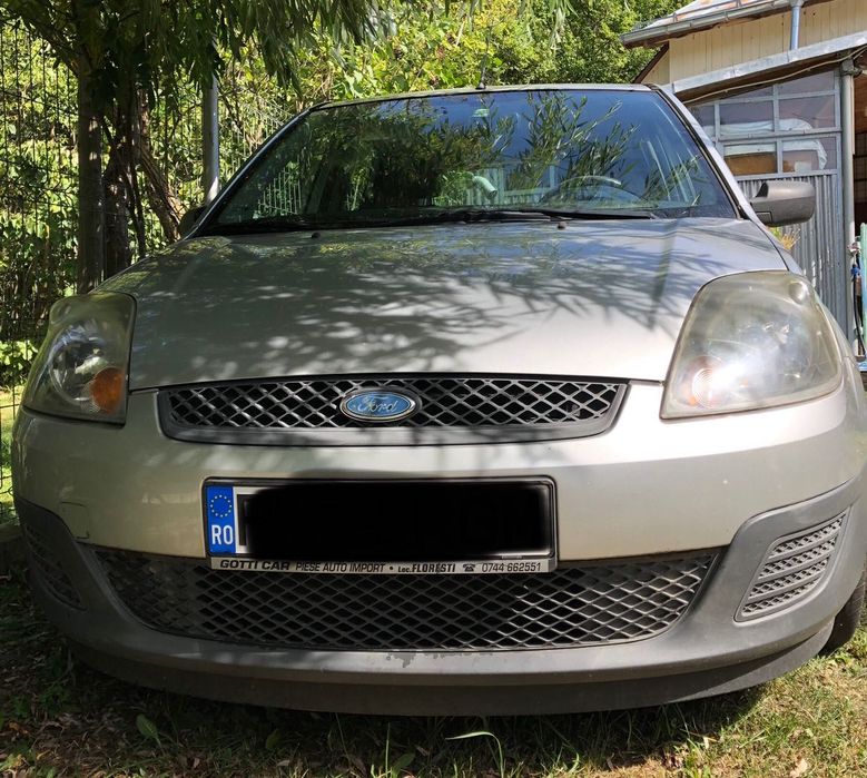 Vând Ford Fiesta