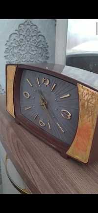 Продам настольные часы Маяк СССР