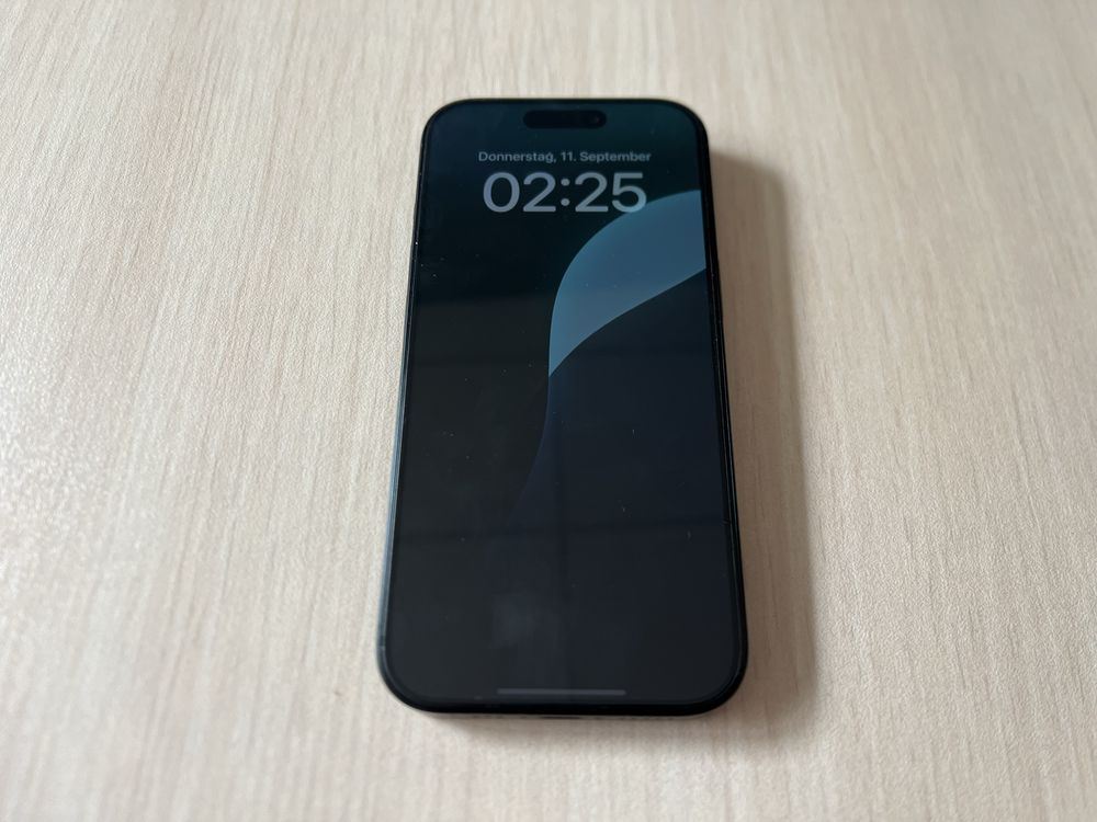 Продавам Apple iPhone 16 Pro 128GB
