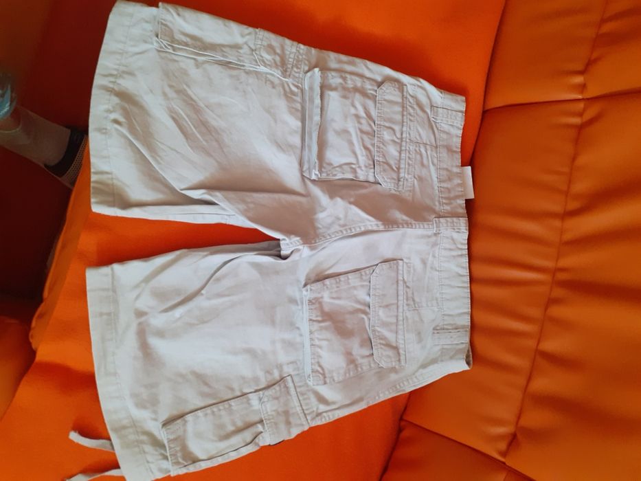 Pantaloni scurti pentru barbati