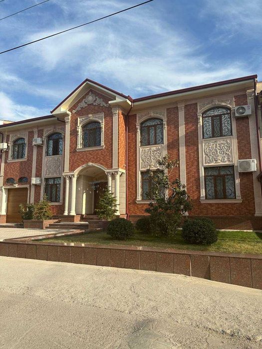 Продаётся Евро дом 6 соток 3 уровня мебелью техникой ор-р Зенит завод