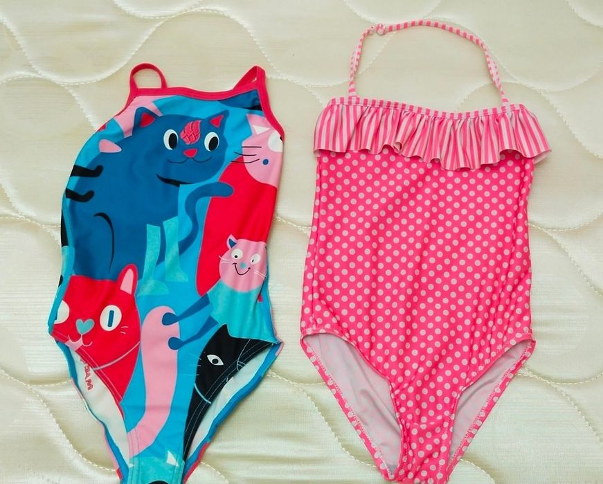 Продам купальники для девочки