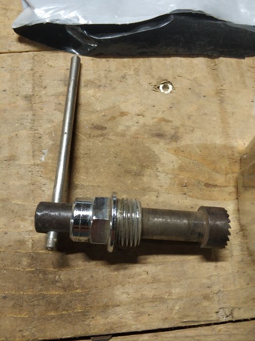 Части за струг от различни видове.