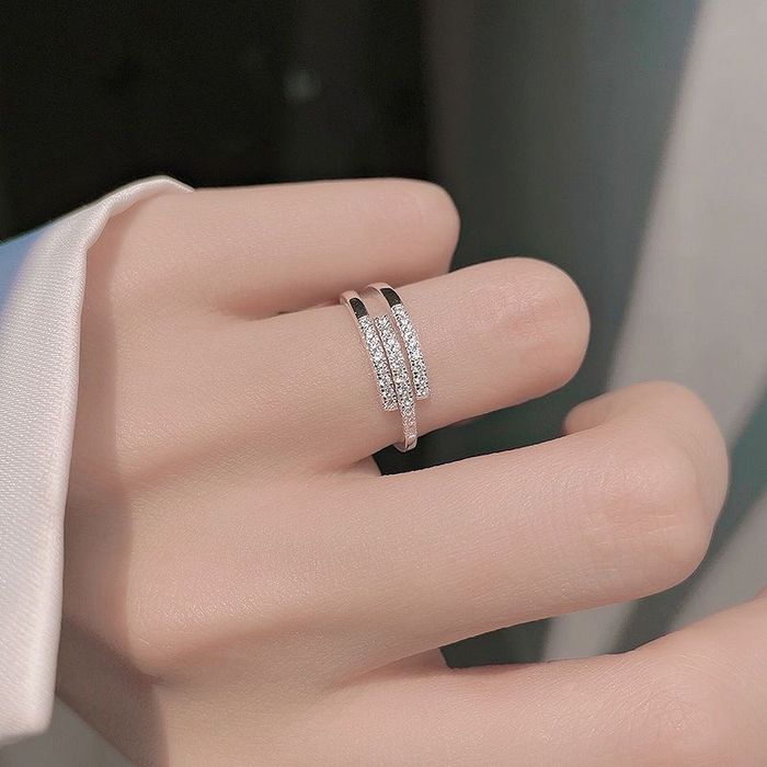 Кольца женские из Серебра 925 пробы украшенные фианитами,ручная работа