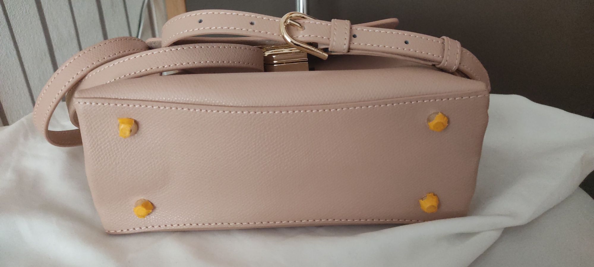 Чанта Furla, кожена, пепел от рози