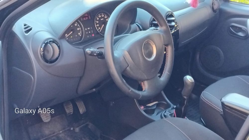 Proprietar vând Dacia Sandero 2012