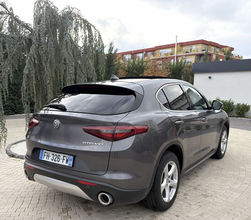 Alfa Romeo Stelvio Q4 (4x4) 2017