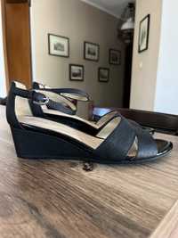 Vând sandale dama marca Geox marimea 37-38