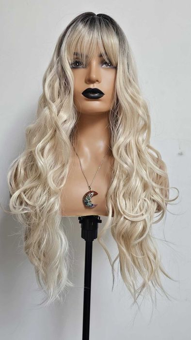 Нова омбре синтетична Дълга руса вълнообразна перука тъмни корени 66см