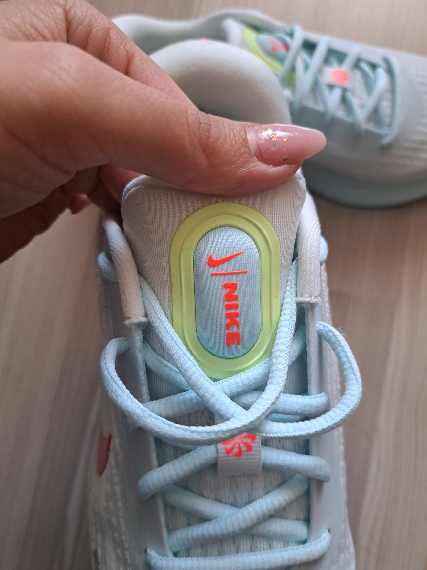 Оригинални дамски маратонки Nike