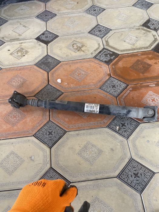 Продам кардан Мерс 210 4матик