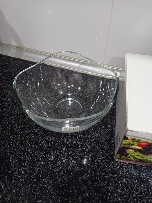 Продам салатницу