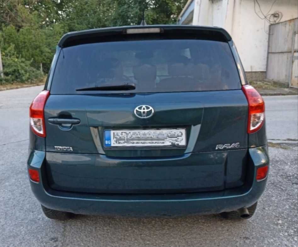 Продавам Toyota RAV4