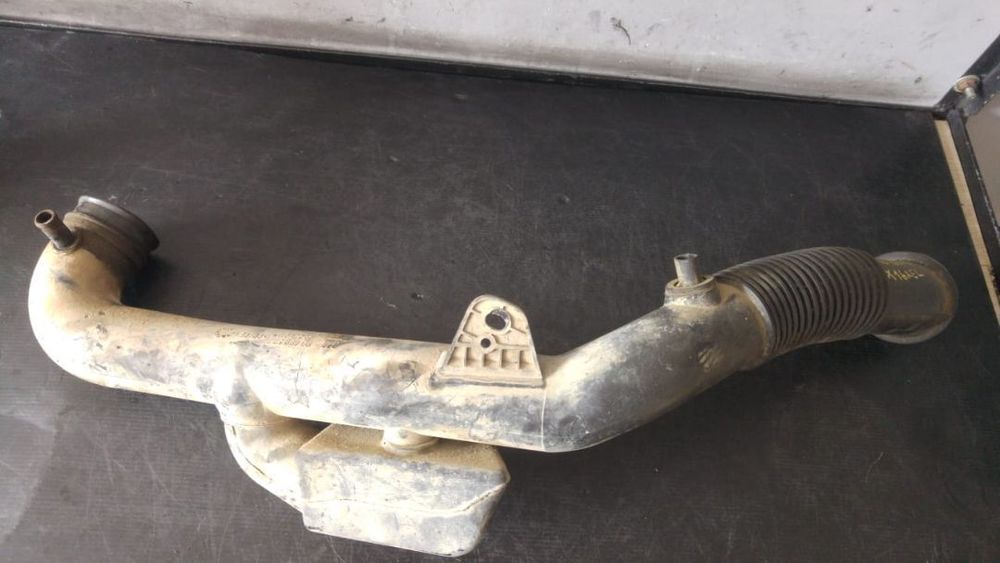 Tubulatura admisie 1.6 b opel vectra b 90571561