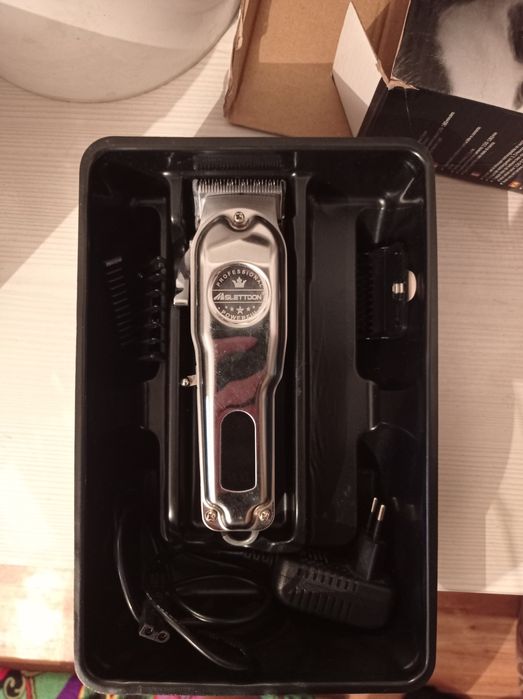 Машинка новая нет царапин не использовалась