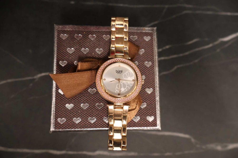 Дамски часовник Burgi, нов