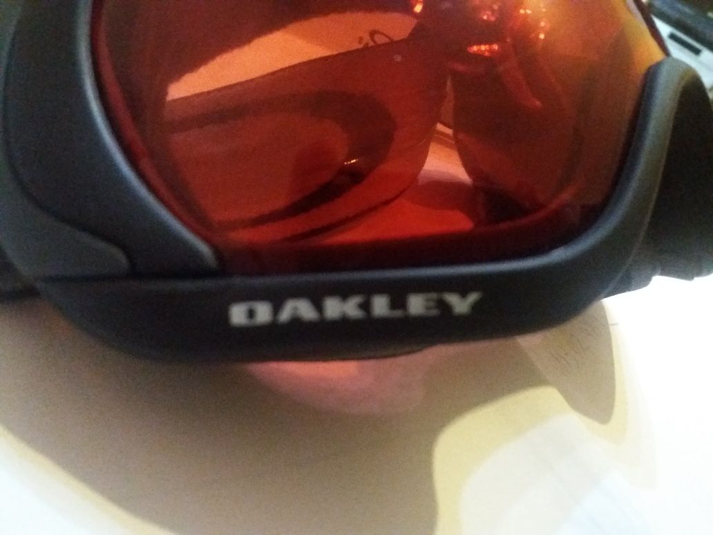 Нова маска (очила) за ски Oakley