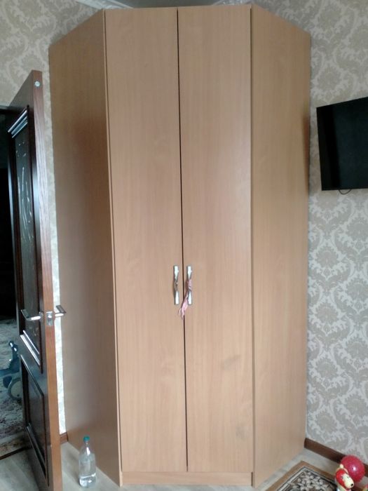Угловой шкаф высотой  2,35