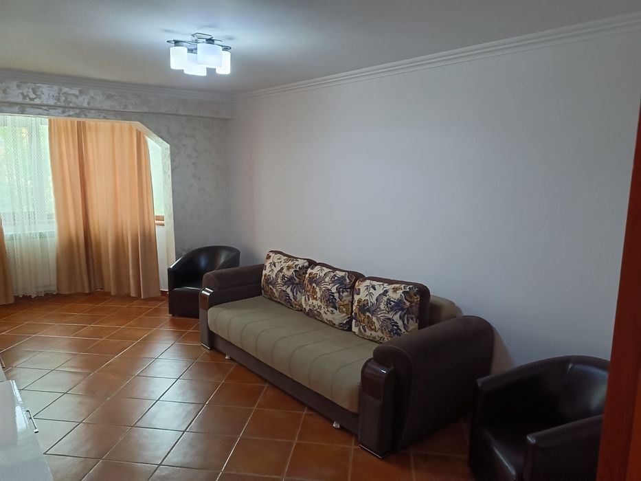 vand apartament cu doua camere.etaj 2 zona industriala