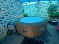 Vînd Piscină Gonflabilă Bestway LAY-Z-SPA Airjet