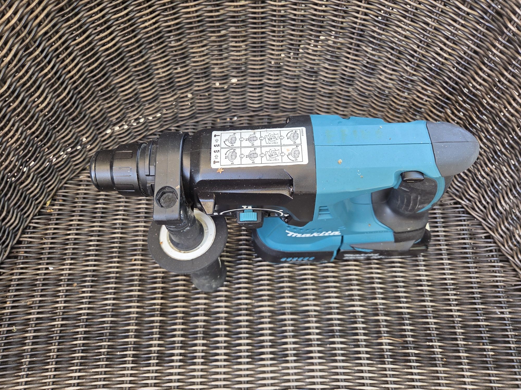 Rotopercutor 2025 bormasina Makita DHR242