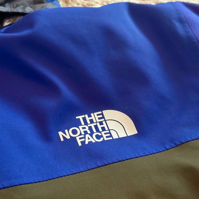 Vand geaca originala The Northface pentru adolescenti 13-14 ani