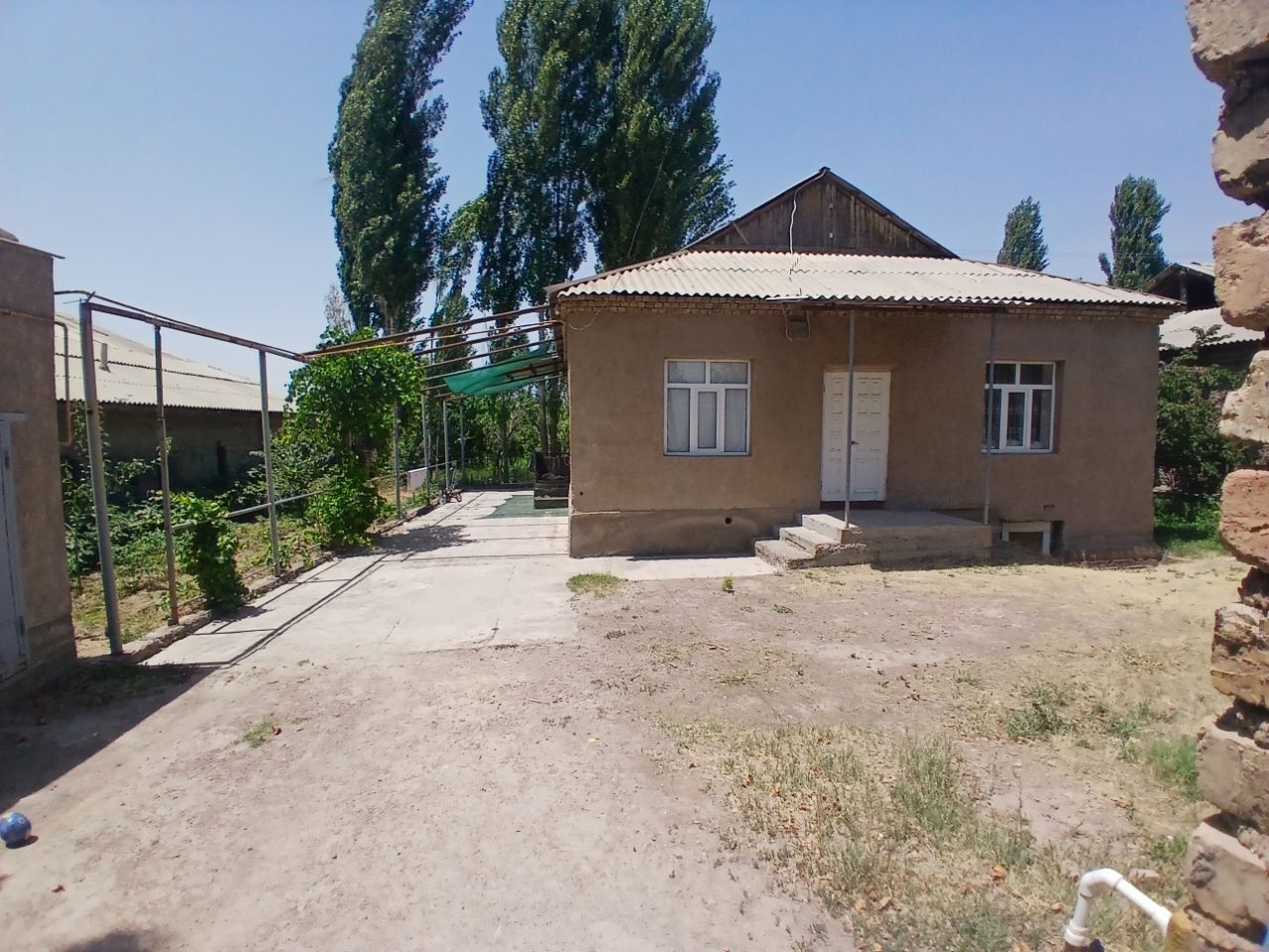 Uy sotiladi manzil detskiy balnisa kata moyka yonida