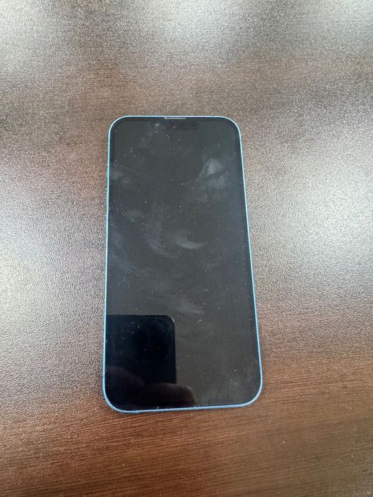 iPhone 13 - 128gb с кутия и подарък 10 кейса