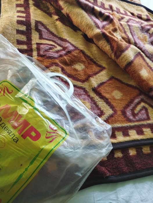 Продавам две одеала не ползвани в оригиналната си опаковка.