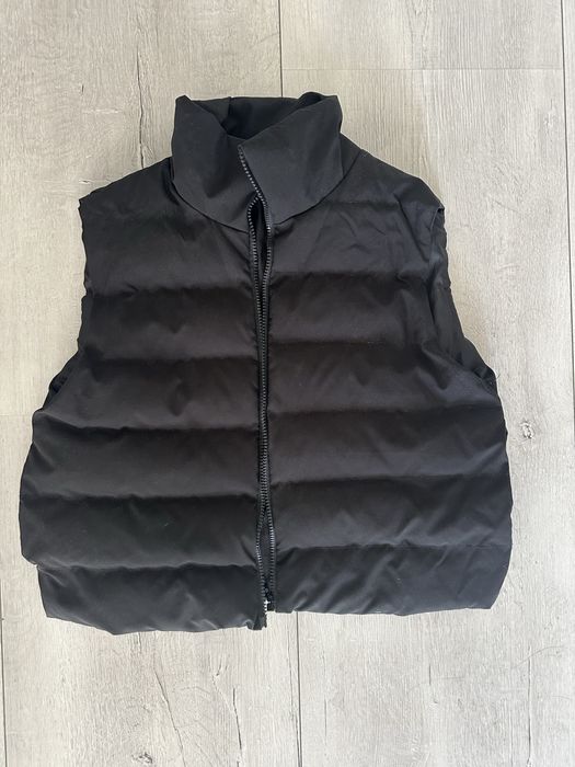 Чисто нов черен елек