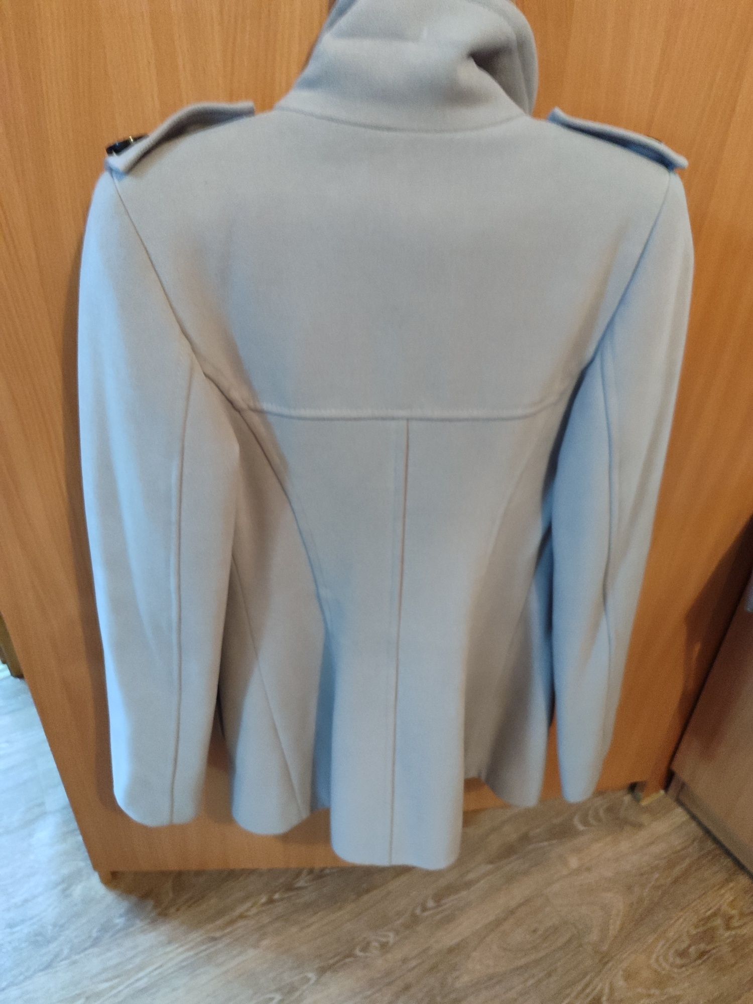 Продам женское пальто,куртку