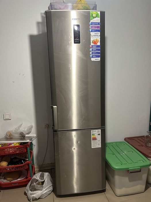 Холодильник срочно продам