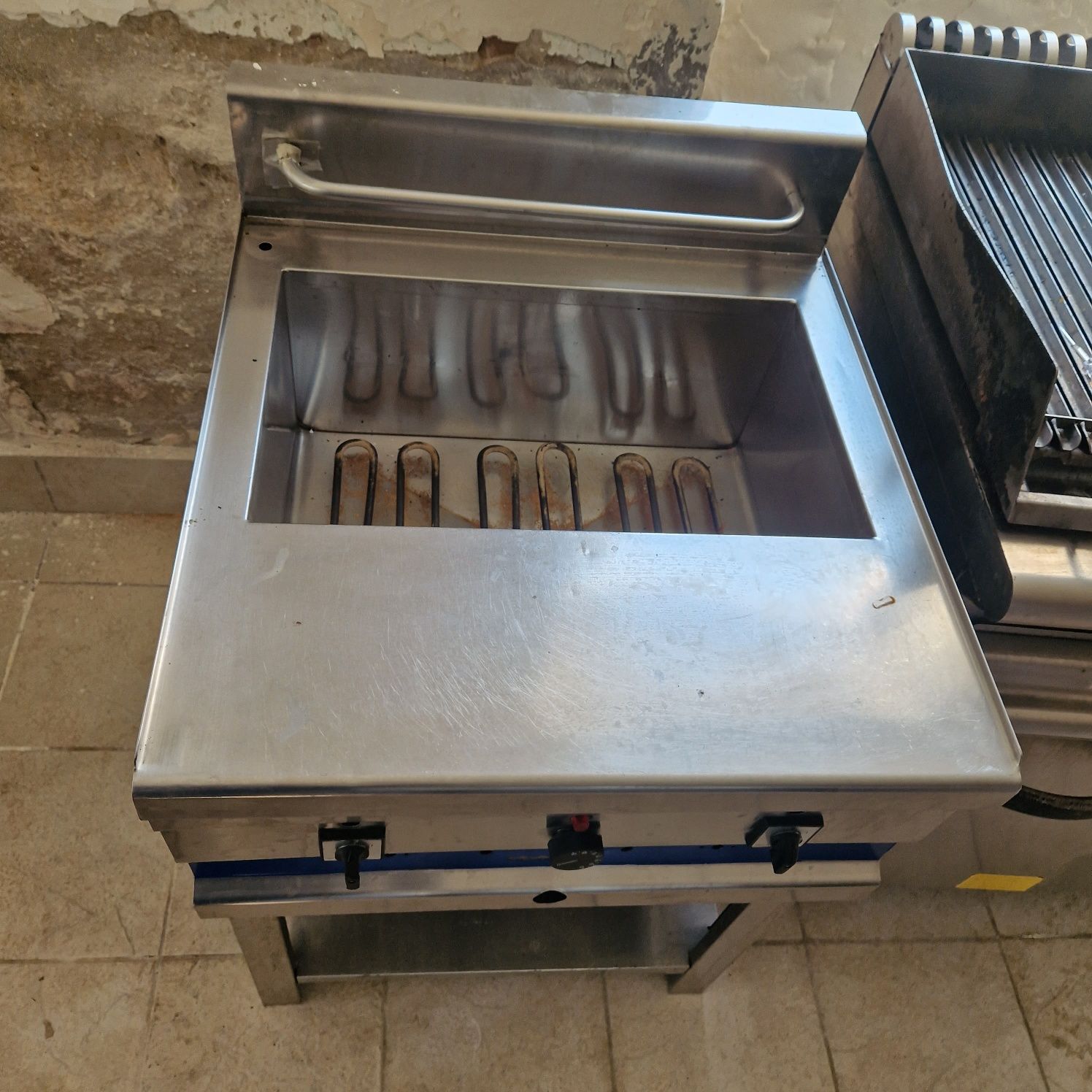Friteuza dubla cu banc sau fara banc, electrica sau gaz