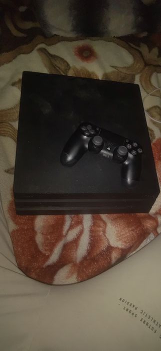 Ps 4 1 tera vine cu doua manete cu jocuri