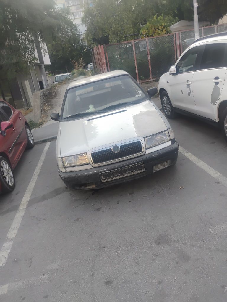Колата е за части