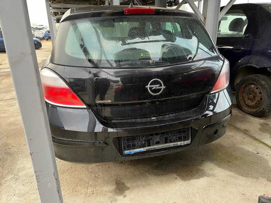Dezmembrez Opel Astra H