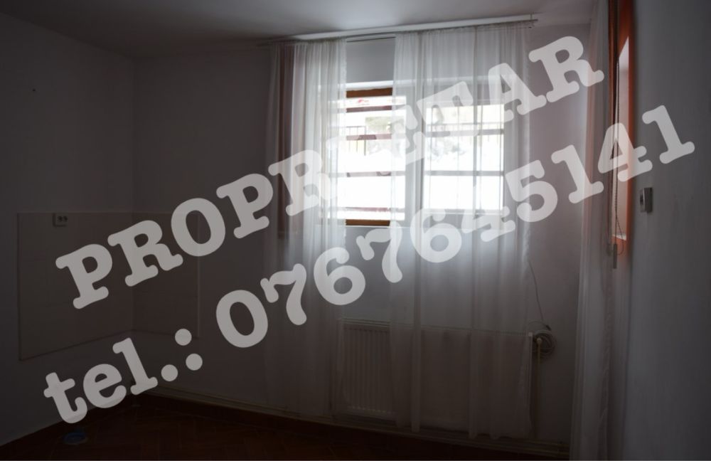 Apartament 3 camere in vilă Timpuri Noi - Demisol - Curte