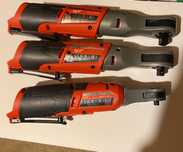 Clichet milwaukee m12 cu cap patrat de 1/4 inclus acumulator de 2 ah