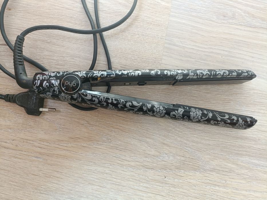 Vand  placa GHD gold si neagra pro salon frizerie - paravan cada