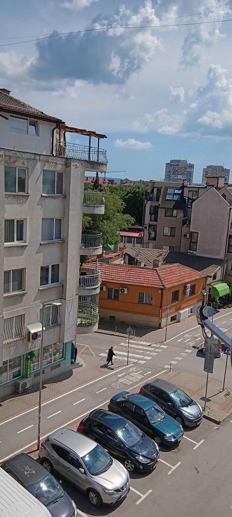 Продава се Четиристаен апартамент в Добрич, Център - 100 кв.м за 2550 €/кв.м - Снимка #8