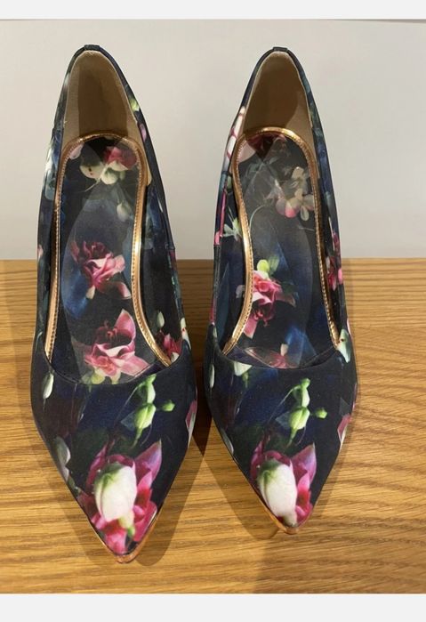 Летни Обувки Ted Baker 38-39 флорал с висок ток