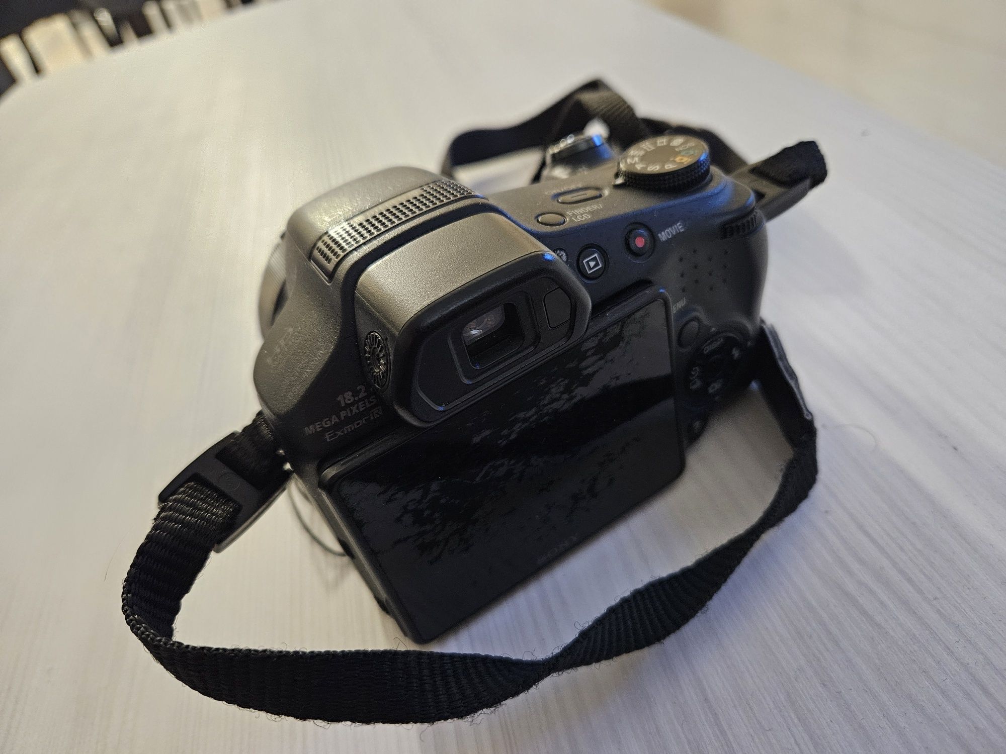 Дигитален фотоапарат Sony DSC-HX200V, 18.2MP, FullHD, черен + чанта