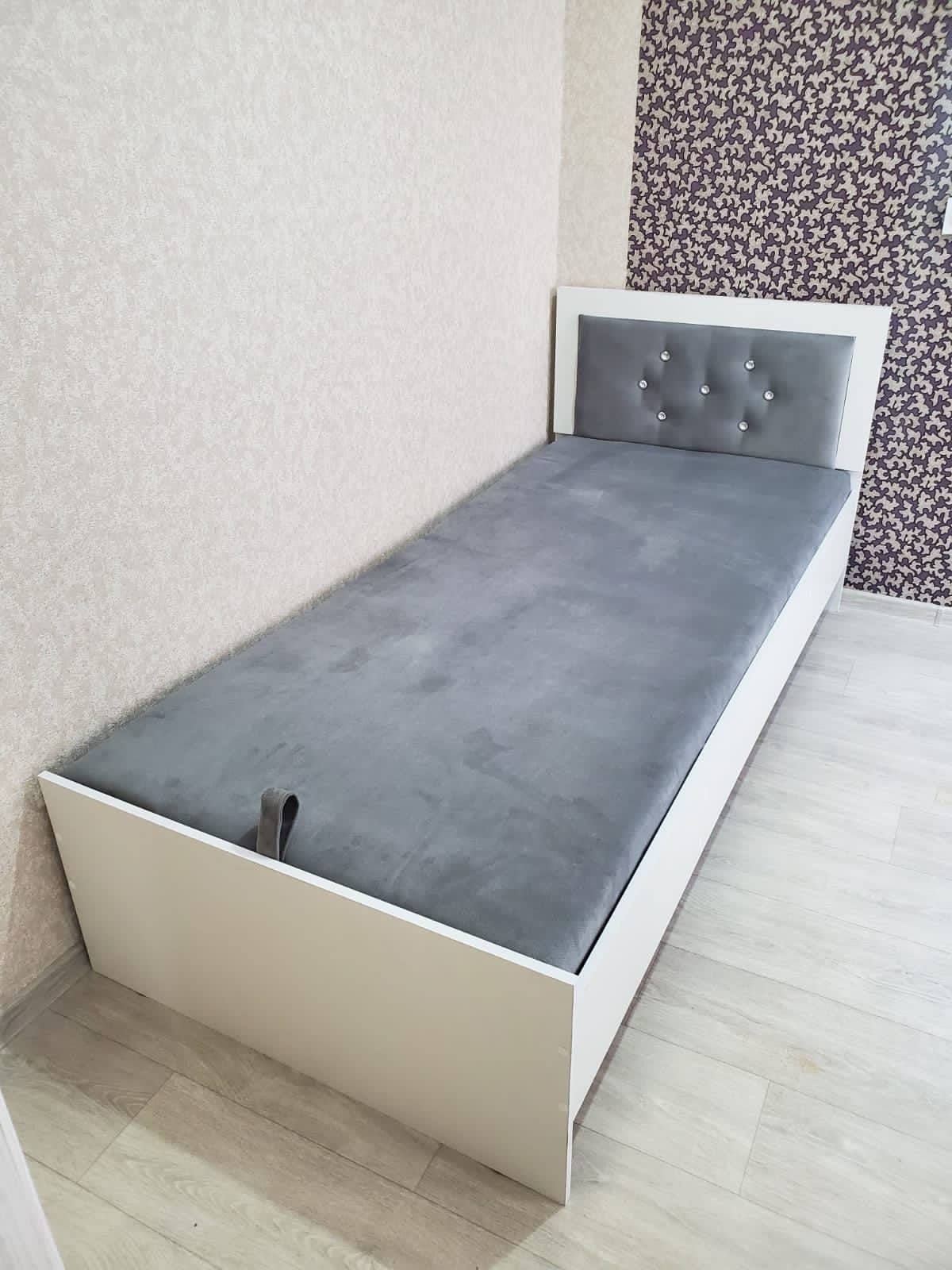 Кровать Диван Тосек Шкаф стол
