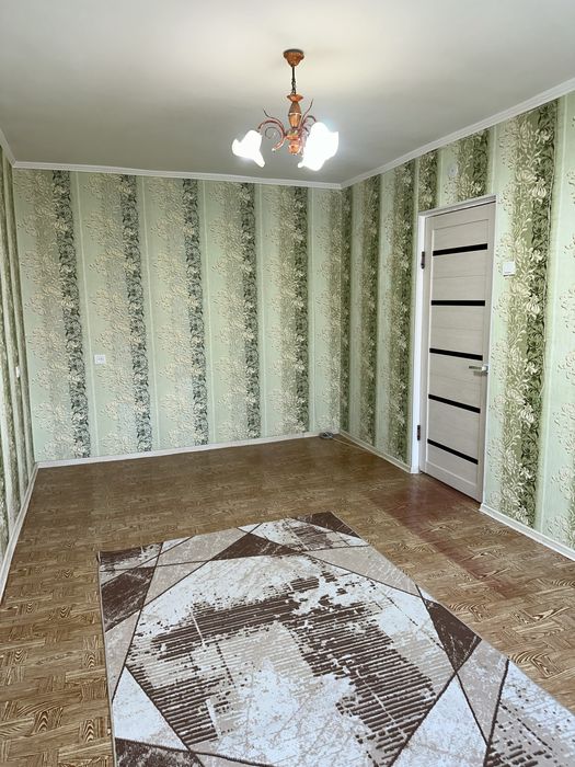 Продается 1ком кв в центре г. Кентау ,2этаж, не углавая