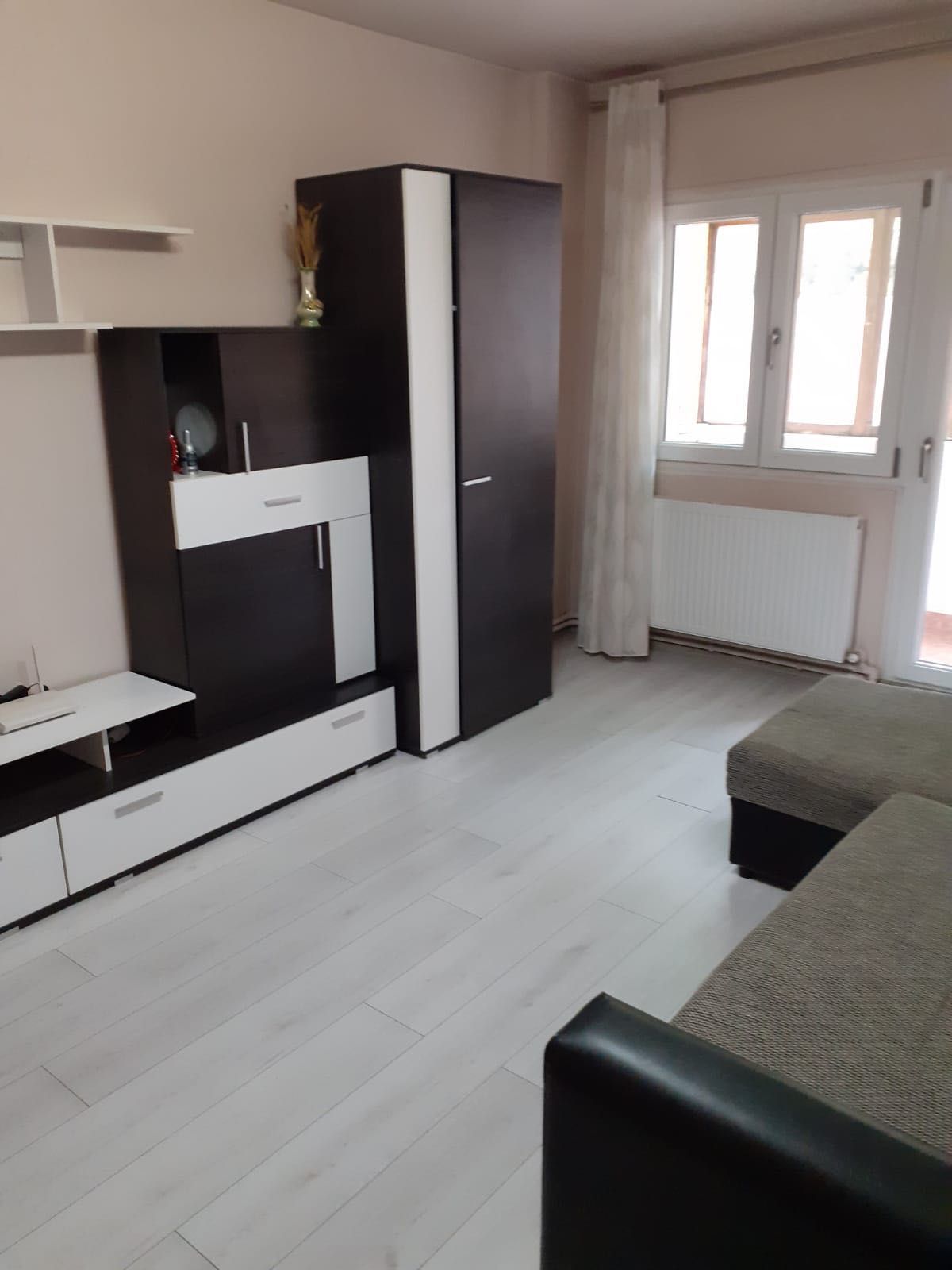 Apartament de Vanzare , 3 Camere, 2 Bai, 2 Balcoane