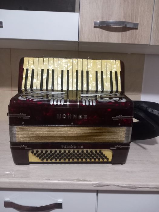 Vand Hohner Tango 2B